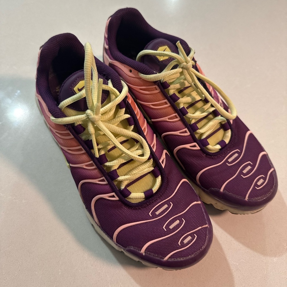 Nike TN Women's Sneakers in Purple and Yellow